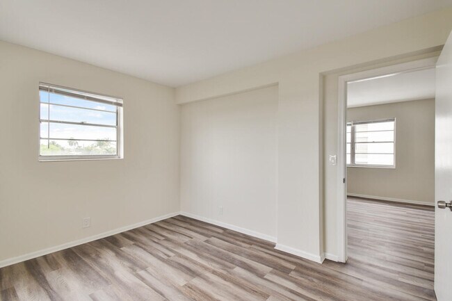 Foto del edificio - 3907 S Flagler Dr
