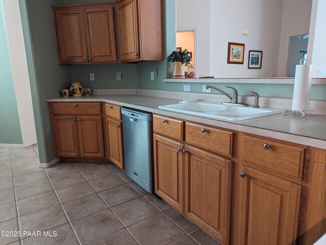 Foto del edificio - 2365 Sequoia Dr