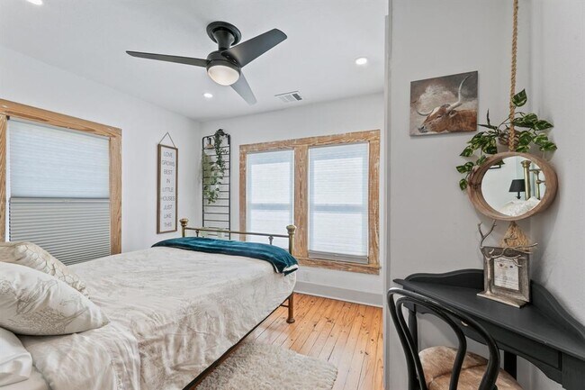 Foto del edificio - 207 S Main St