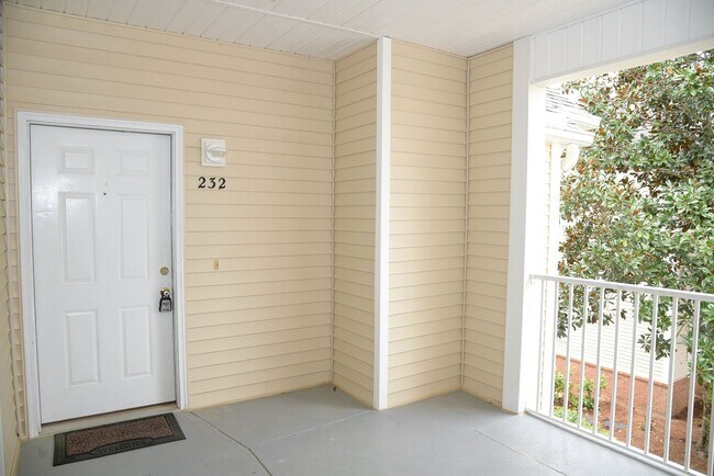 Foto del edificio - Charming Unit Close to the Pool!