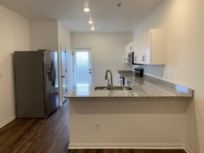 Building Photo - COMING SOON: Newer build in Duenweg!!   3bd/2ba with one car garage. Large primary bedroom with t...