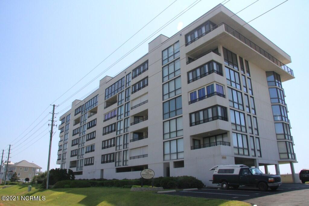 4110 Island Dr Unit 304, North Topsail Beach, NC 28460 Condo for Rent