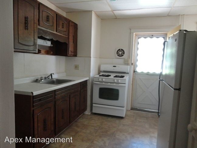 Foto principal - 1223-1223 Russell Ave