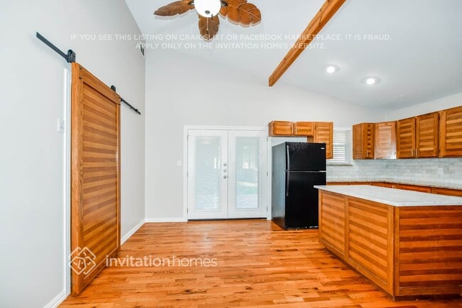 Building Photo - 634 Waikiki Dr