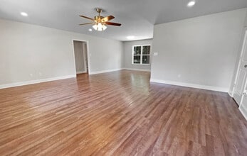 Building Photo - 5144 Sedgefield Dr