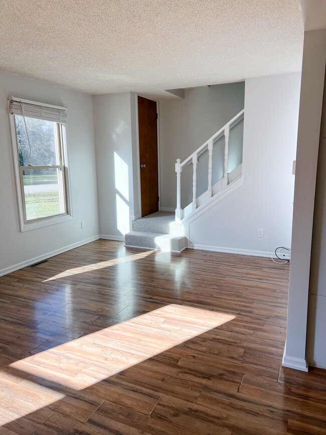 Building Photo - 7021 Bonaire Dr NE