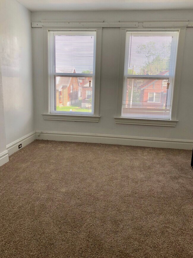 Living Room - 4527 Harris Ave