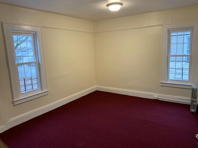 Foto del edificio - 170-16 Hillside Avenue
