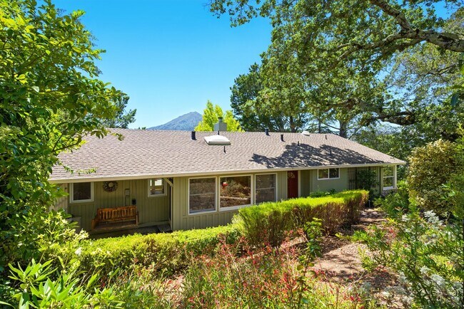 Foto del edificio - Gorgeous 4 bedroom home in Greenbrae with ...