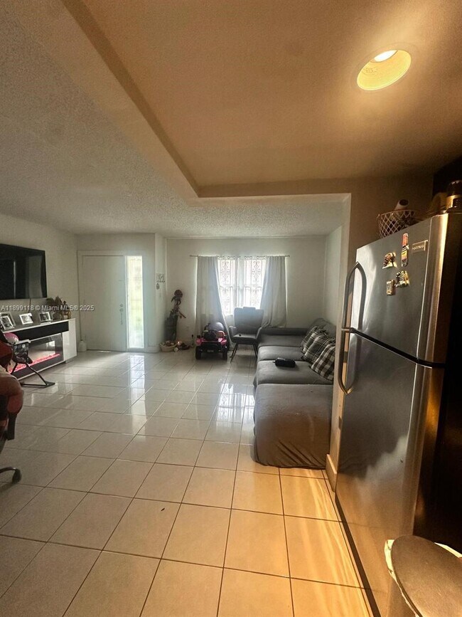 Foto del edificio - 5875 W 20th Ave
