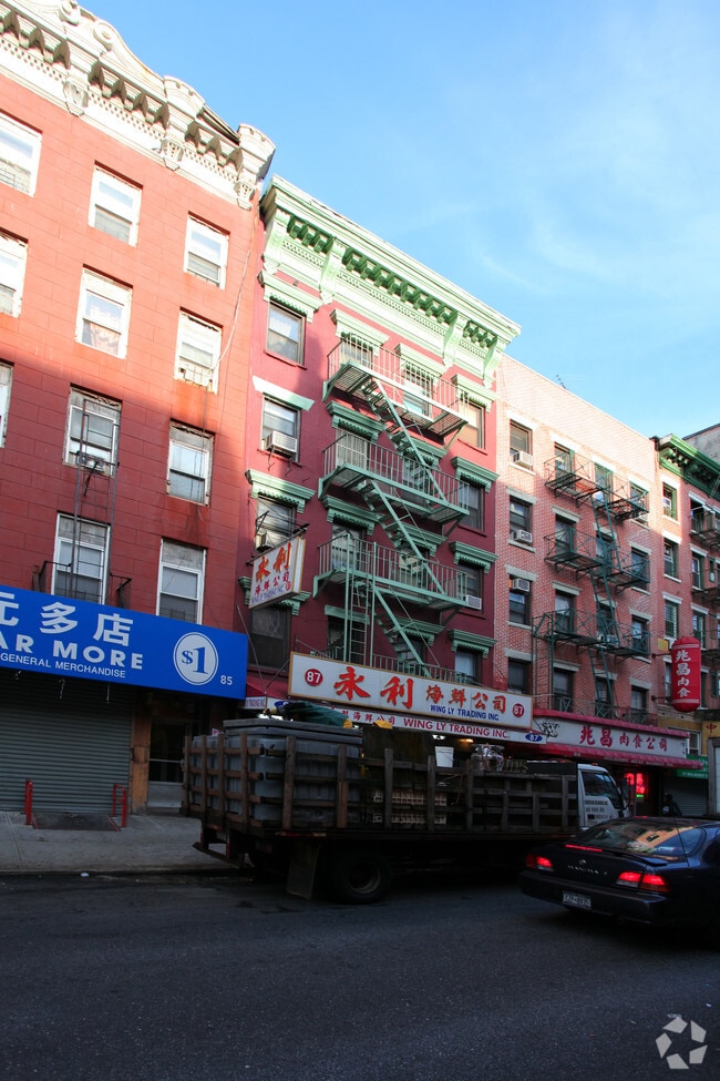 Building Photo - 87 Mulberry St