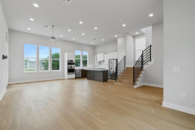 Building Photo - 6201 Toscana Ave