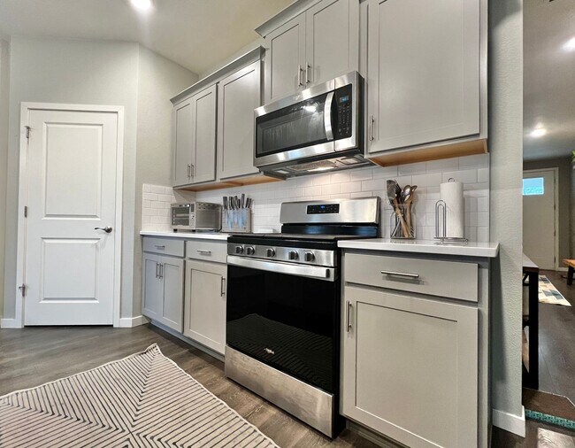 Foto del edificio - Gorgeous 4-Bed 2-Bath home Fort Collins, CO!