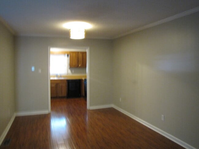 Building Photo - 629 Middleton Ave