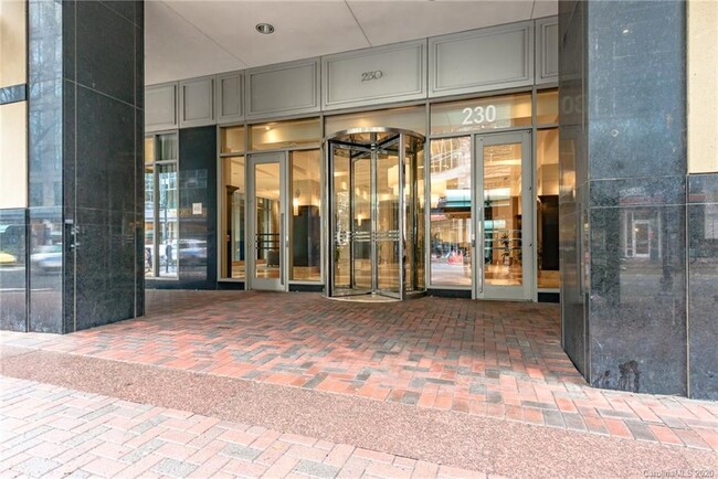 Foto del edificio - 230 S Tryon St