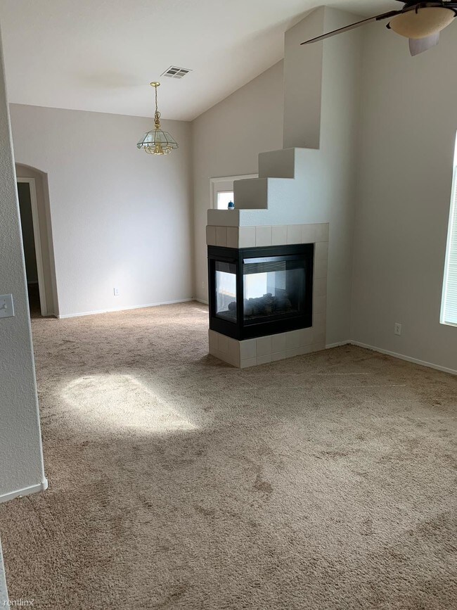 Foto del edificio - 2 br, 2 bath  - 6617 Lavender Lilly Ln Unit 1
