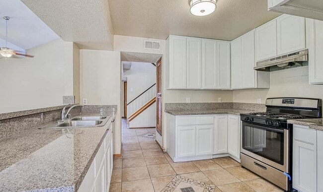 Building Photo - 1460 Sierra De Oro Drive