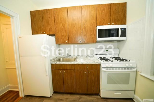 Foto del edificio - 2 bedroom in SUNNYSIDE NY 11104