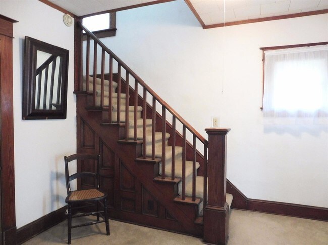 Building Photo - 27 Ceperley Ave
