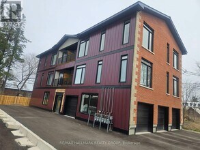 Building Photo - 117 Drummond St W
