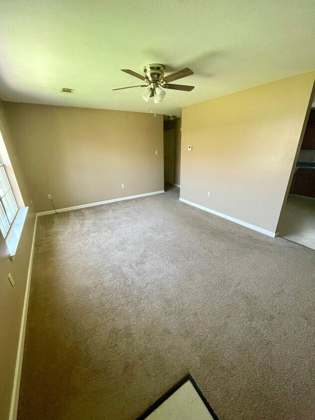 Foto del edificio - 235 S Ash St