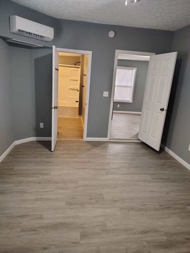 Foto del edificio - 609 E Mulberry St