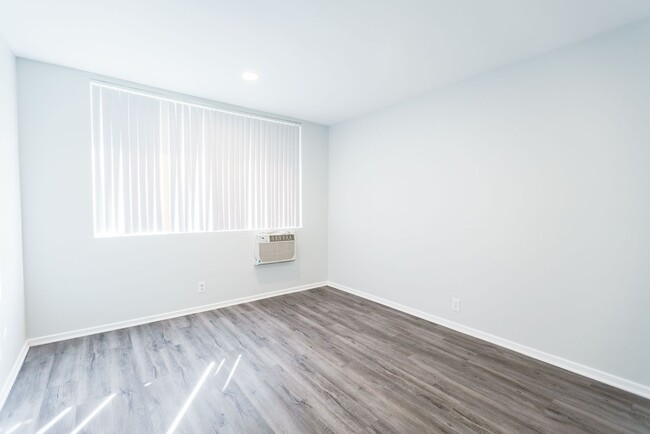 Foto del interior - 11645 Gorham Ave