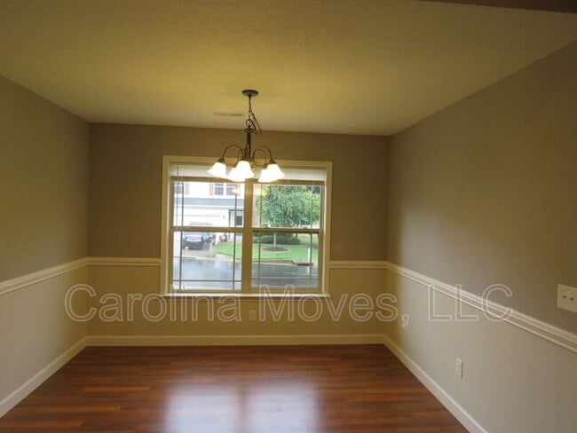 Building Photo - 105 Dellwood Dr