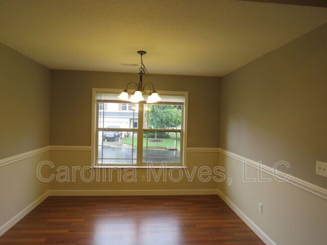 Foto del edificio - 105 Dellwood Dr