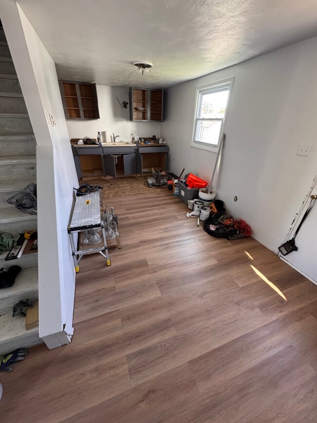 Building Photo - 301 Cherry Street