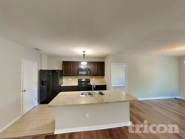 Foto del edificio - 7027 57th Terrace E