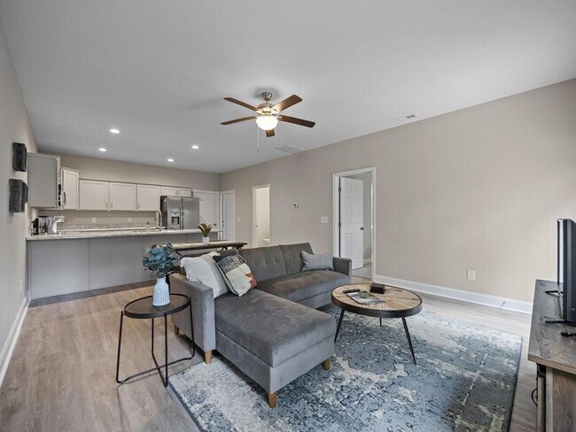 Building Photo - 208 N Stingray Ln