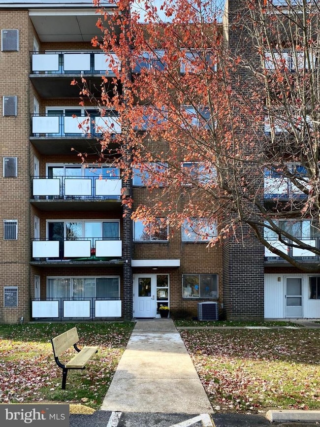 7211 Park Heights Ave Unit 401, Pikesville, MD 21208 Room for Rent in