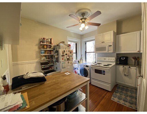 Foto del edificio - 102 Waltham St