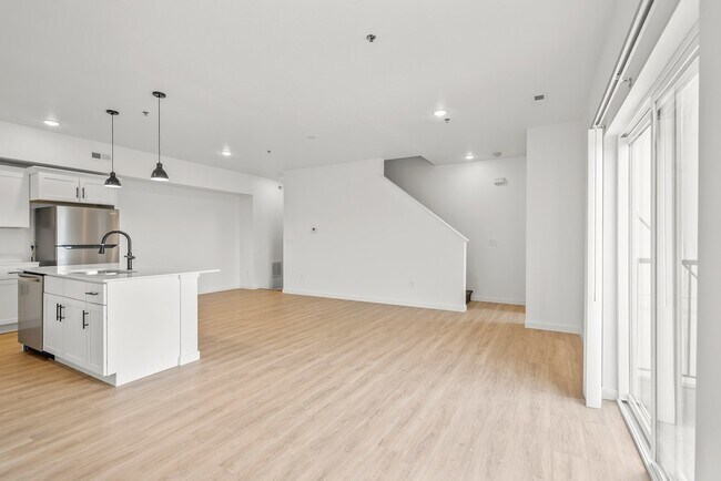 Foto del edificio - Woodline Townhomes