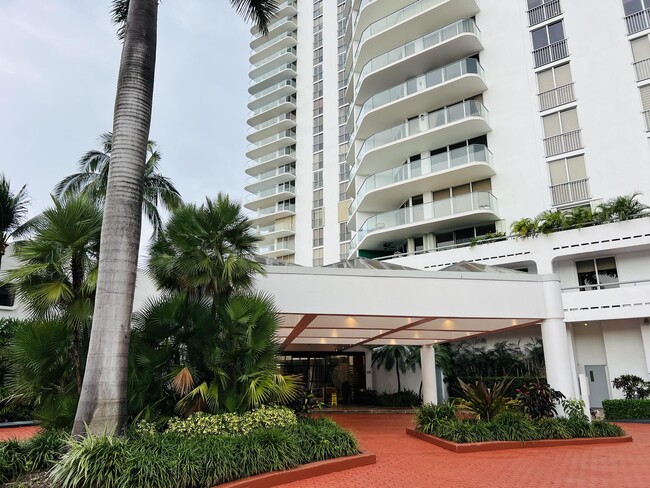 Foto del edificio - 19707 Turnberry Way