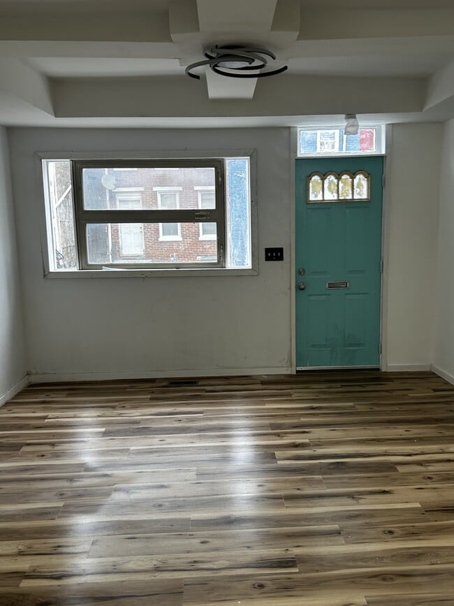 Building Photo - 312 S Penn St