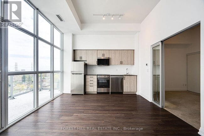 Building Photo - 20-820 Meadowglen Pl