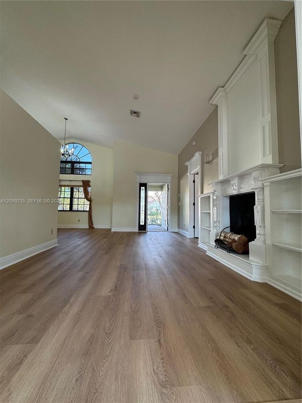 Building Photo - 3160 Peachtree Cir