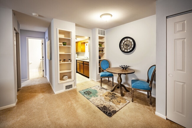 Building Photo - MAIN STREET