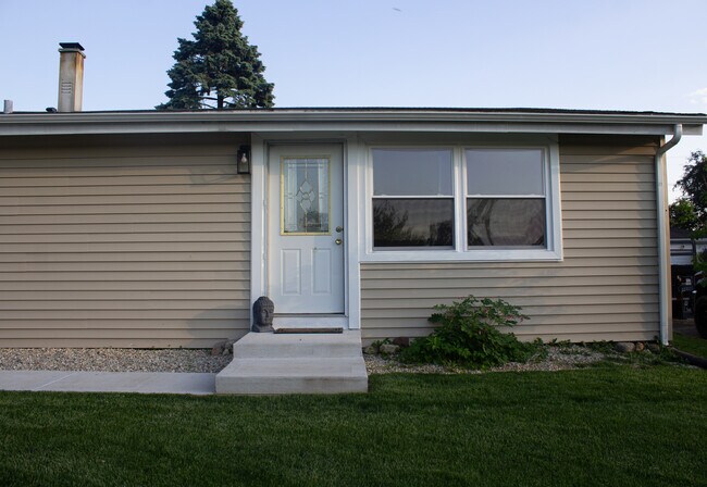 Building Photo - 229 Sioux Ave
