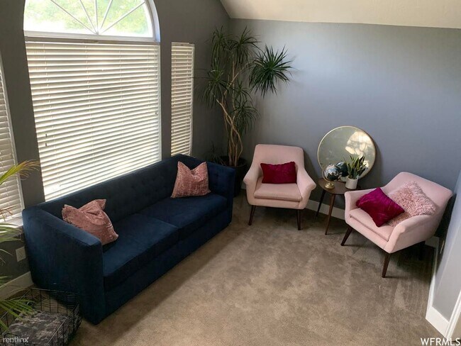 Foto del edificio - 4 br, 2.5 bath House - 916 N 1760 W