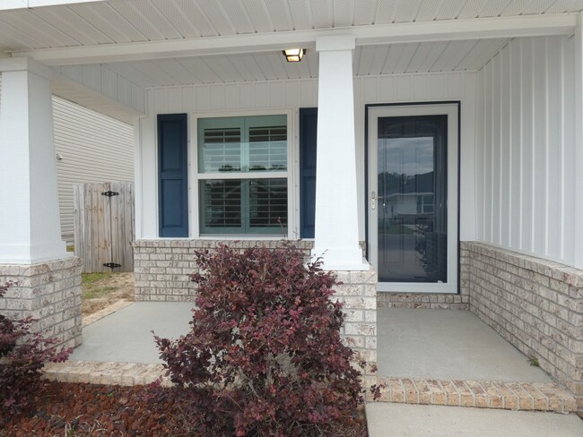 Building Photo - Beautiful 3 BR 2BA in Carmell Ridge subdiv...