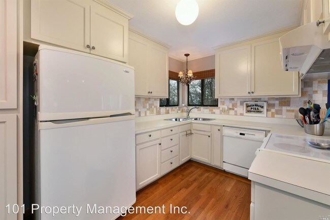 Building Photo - 4 br, 2 bath House - 380 Jefferson Lane