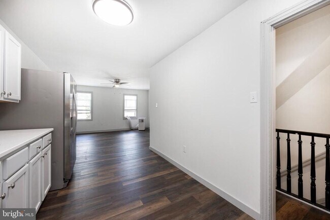 Foto del edificio - 58 E 4th St