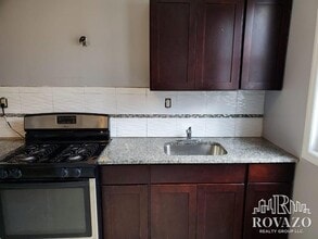 Building Photo - 356 Wainwright St