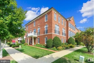 Building Photo - 189 Norwich Ln
