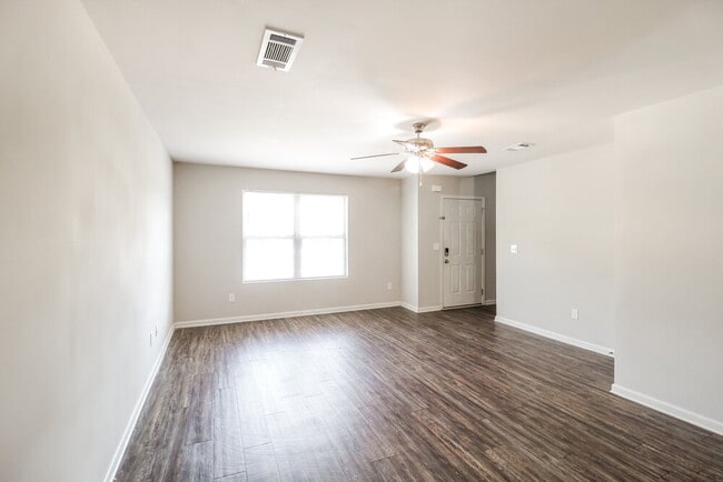 Building Photo - 2745 Marlin Dr