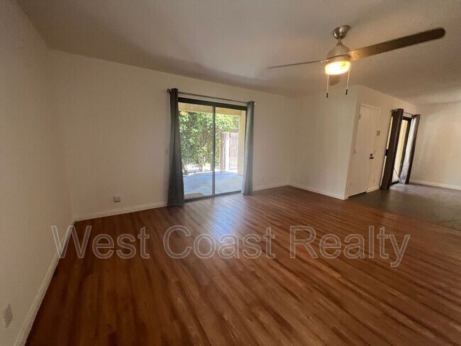 Building Photo - 200 W Racquet Club Rd