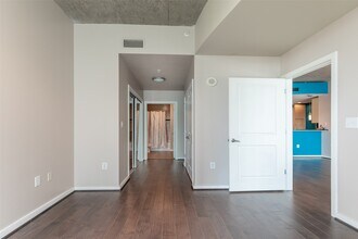 Building Photo - 5925 Almeda Rd